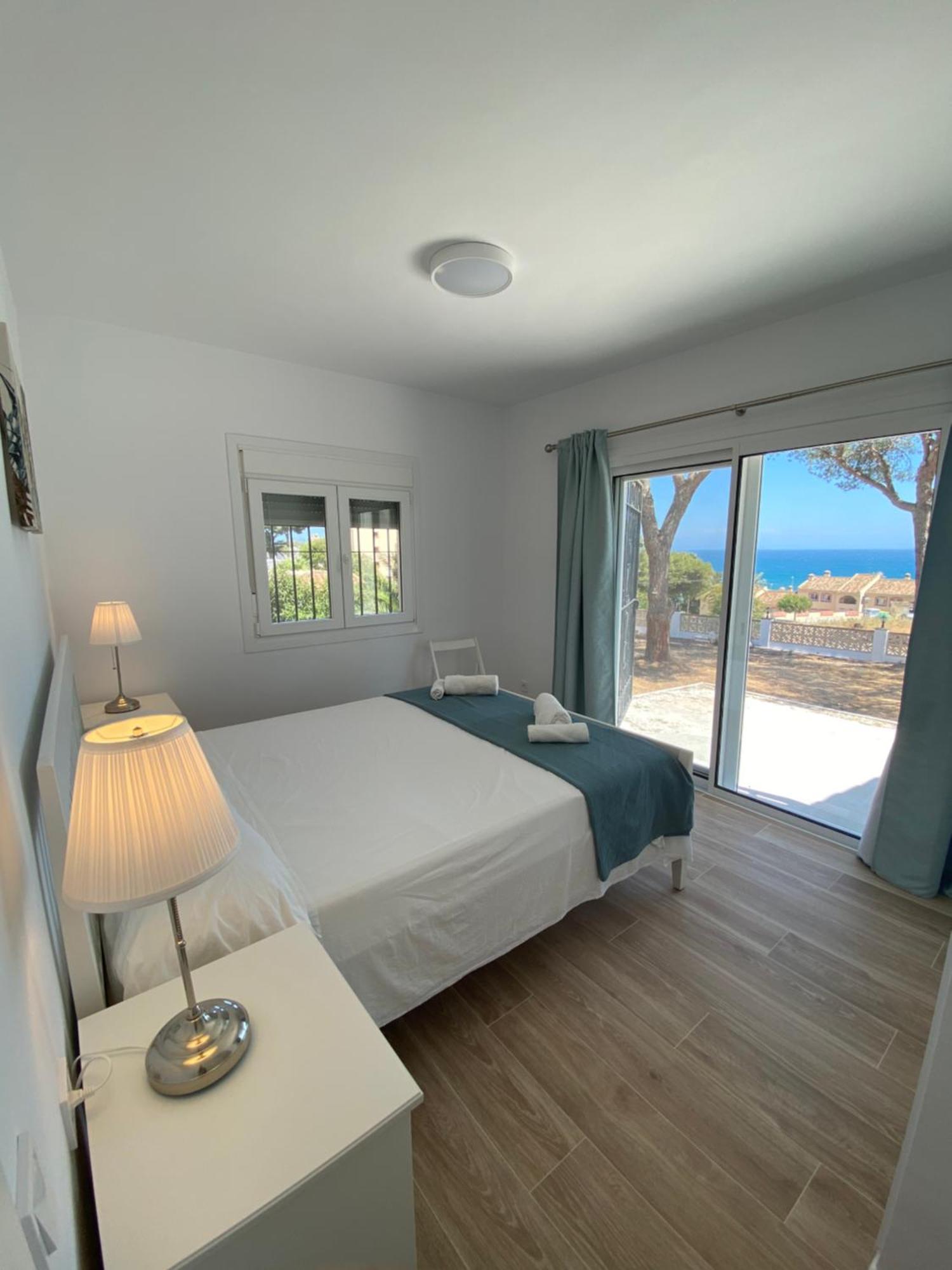 Independent Villa Beach House El Bosque La Cala De Mijas Eksteriør bilde